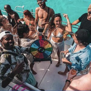 Live the greatest Yacht Party in Isla Mujeres