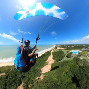 Fly over the Brazilian coast and do it cinematographically!
