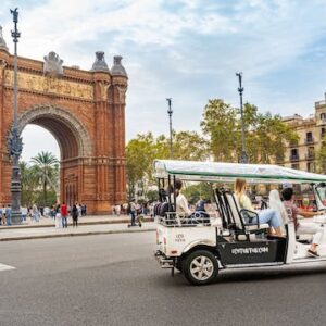 2-hour welcome tour of Barcelona in a private electric tuk-tuk