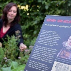 Augsburg city tour about the wives of the Fuggers and Welsers