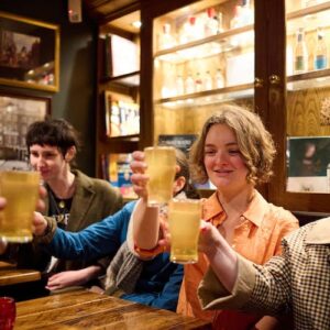 London's historic pubs guided food tour