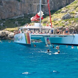Mallorca Catamaran Cruise with Lunch/Dinner + Snorkeling