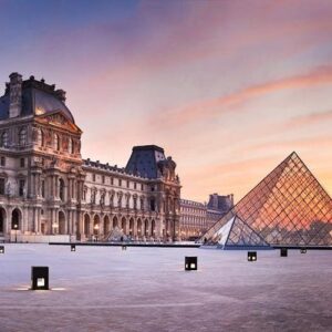 Louvre Museum Private Guided Tour with Reserved Entry