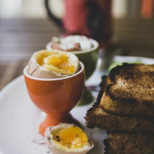 Traditional food tour in Montmartre neighborhood