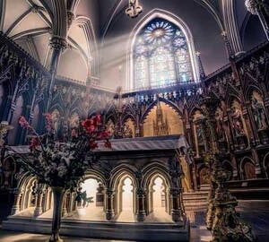 Catacombs by candlelight guided tour in New York City
