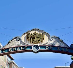 Tour San Diego Gaslamp District with an exploration game app