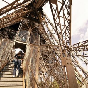 Guided visit of the Eiffel Tower by foot with summit option